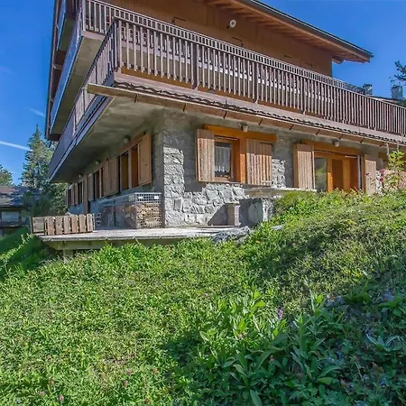 Horská chata Authentic Meribel With Direct Slope Access *